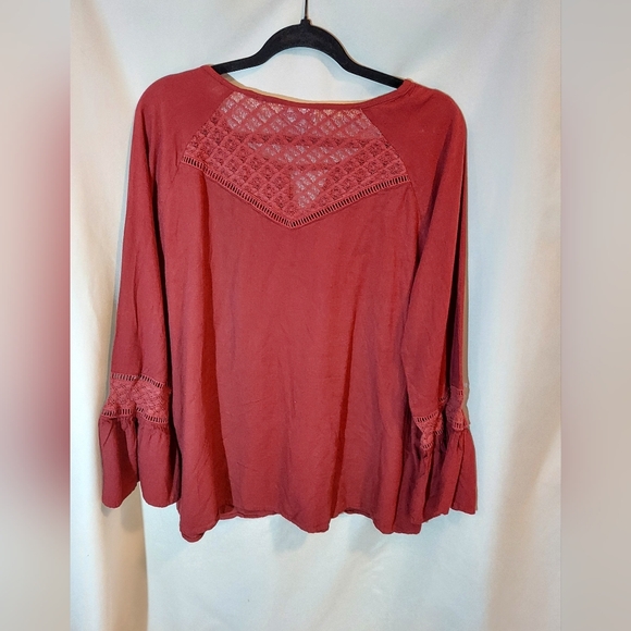 Ariat Women's Maroon Bell Sleeved Lace Detail Top - Picture 2 of 9